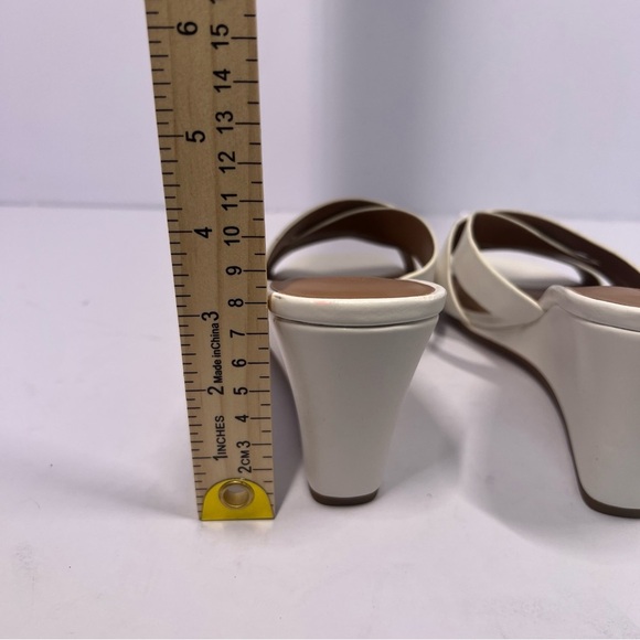 Nordstrom Rack Women’s White Wedge Shoes with Criss-Cross Straps Size 9.5M - Picture 8 of 9